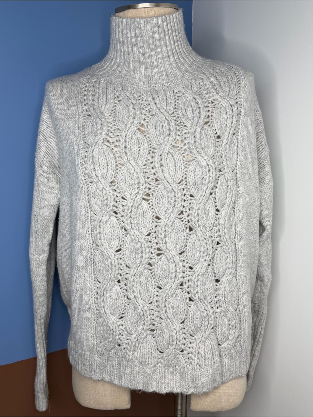 White House Black Market WHBM Cabled Mock Neck Pullover Sweater grey Large